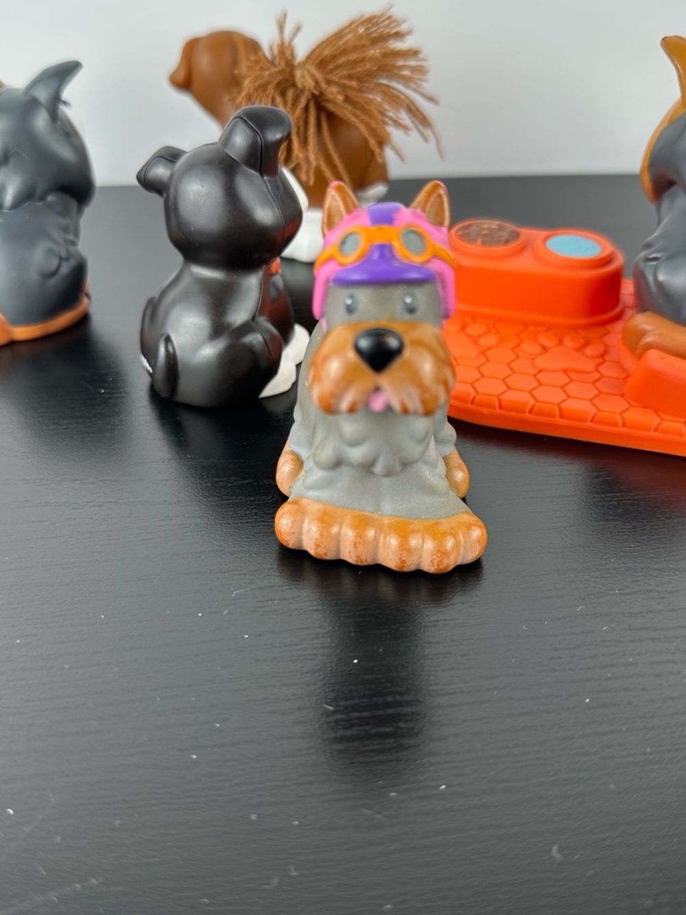 Fisher Price Little People Dog Food Bowl Bed Mat & 5 Dogs Figurines Figures - Picture 5 of 6